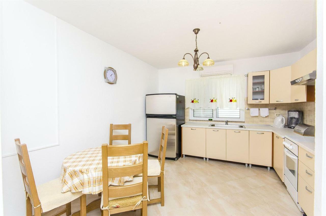 Apartments Rose Sućuraj Pokój zdjęcie